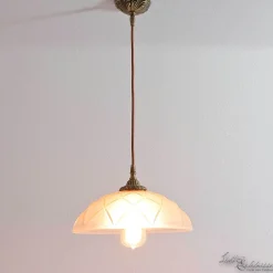 Echt-Messing Hängelampe mit Ornament & Glasschirm