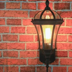 Klassische Außenwandlampe in antik braun