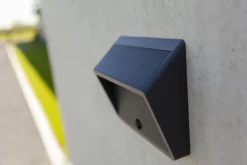 LED Solar Außenwandlampe Bewegungsmelder IP44 900 lm