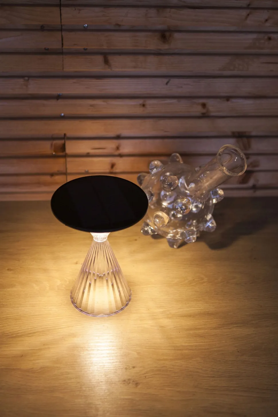 LED Solar Tischlampe IP54 20 cm 390 lm USB-C Schwarz