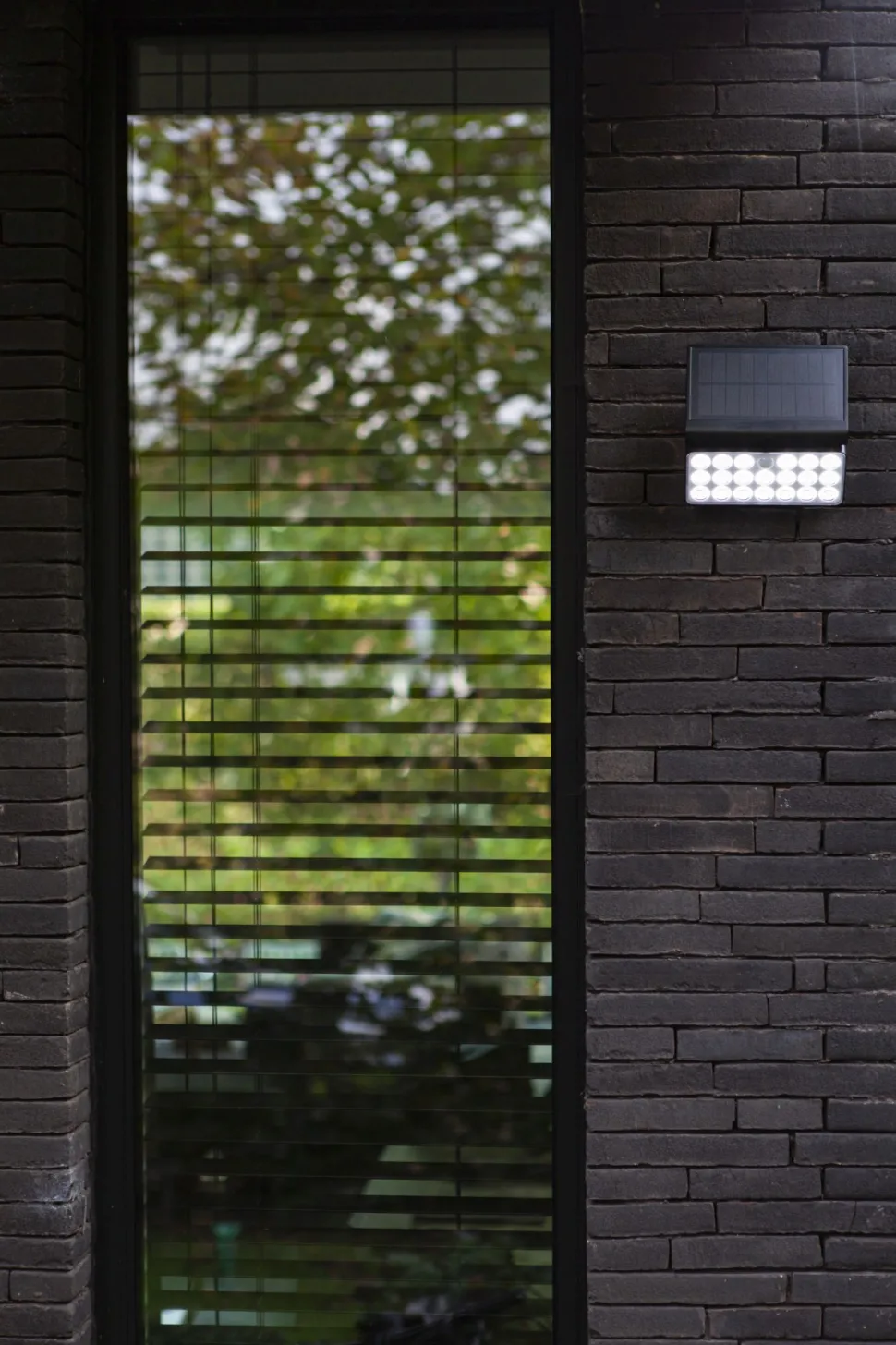 LED Solar Wandlampe Bewegungsmelder dimmbar 8 W IP44