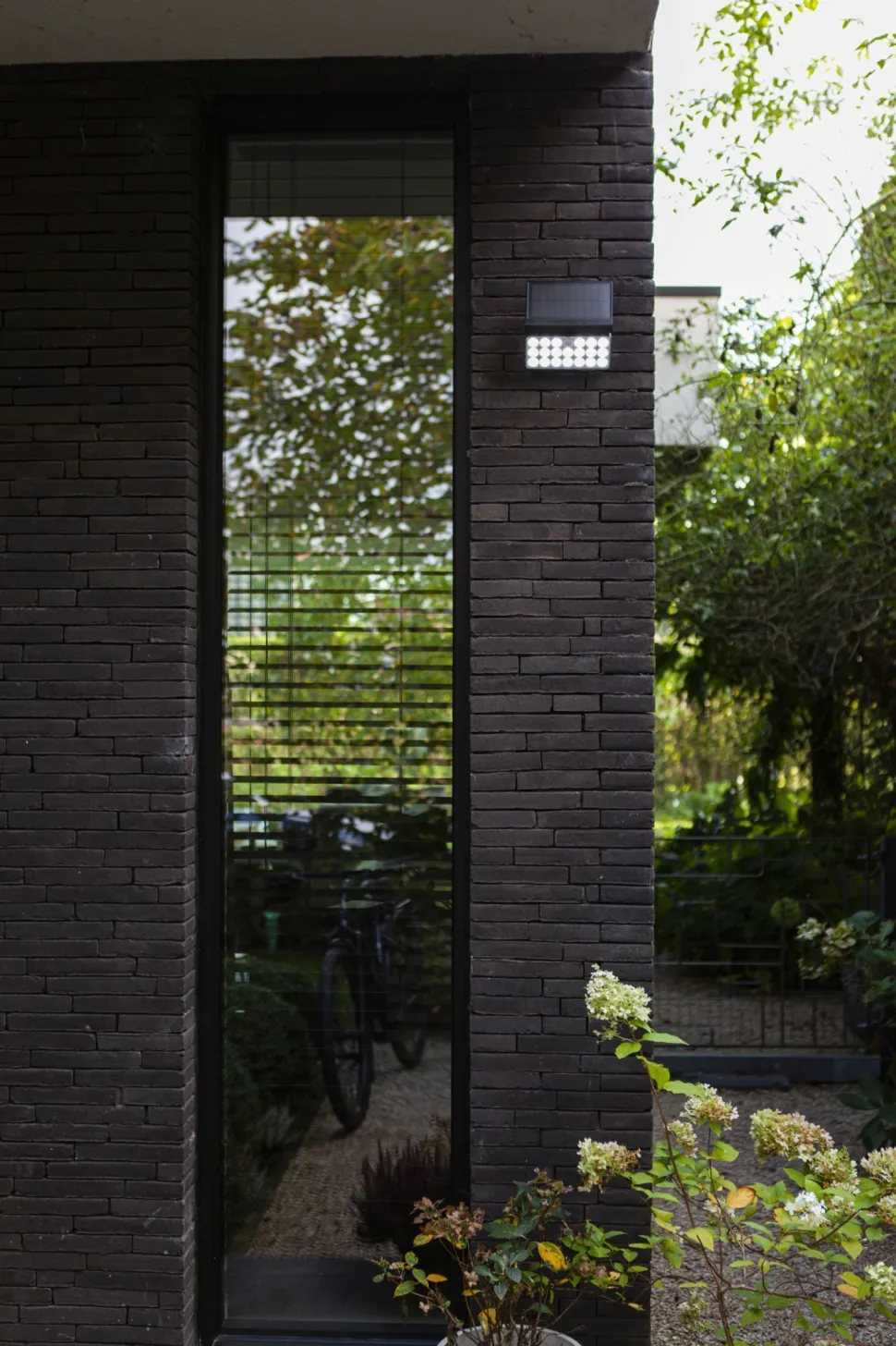 LED Solar Wandlampe Bewegungsmelder dimmbar 8 W IP44