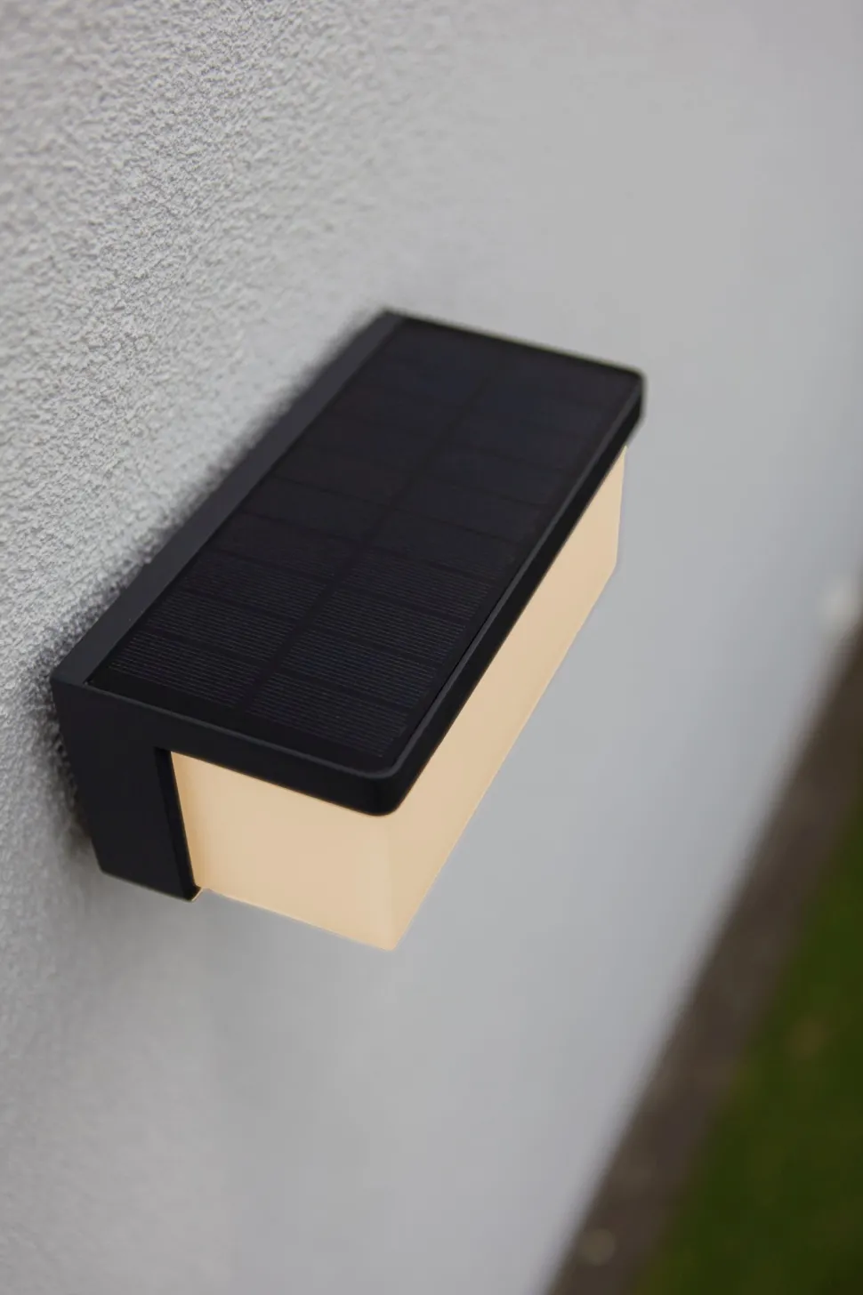 LED Solar Wandleuchte außen Hybrid Netzbetrieb IP44 9 W