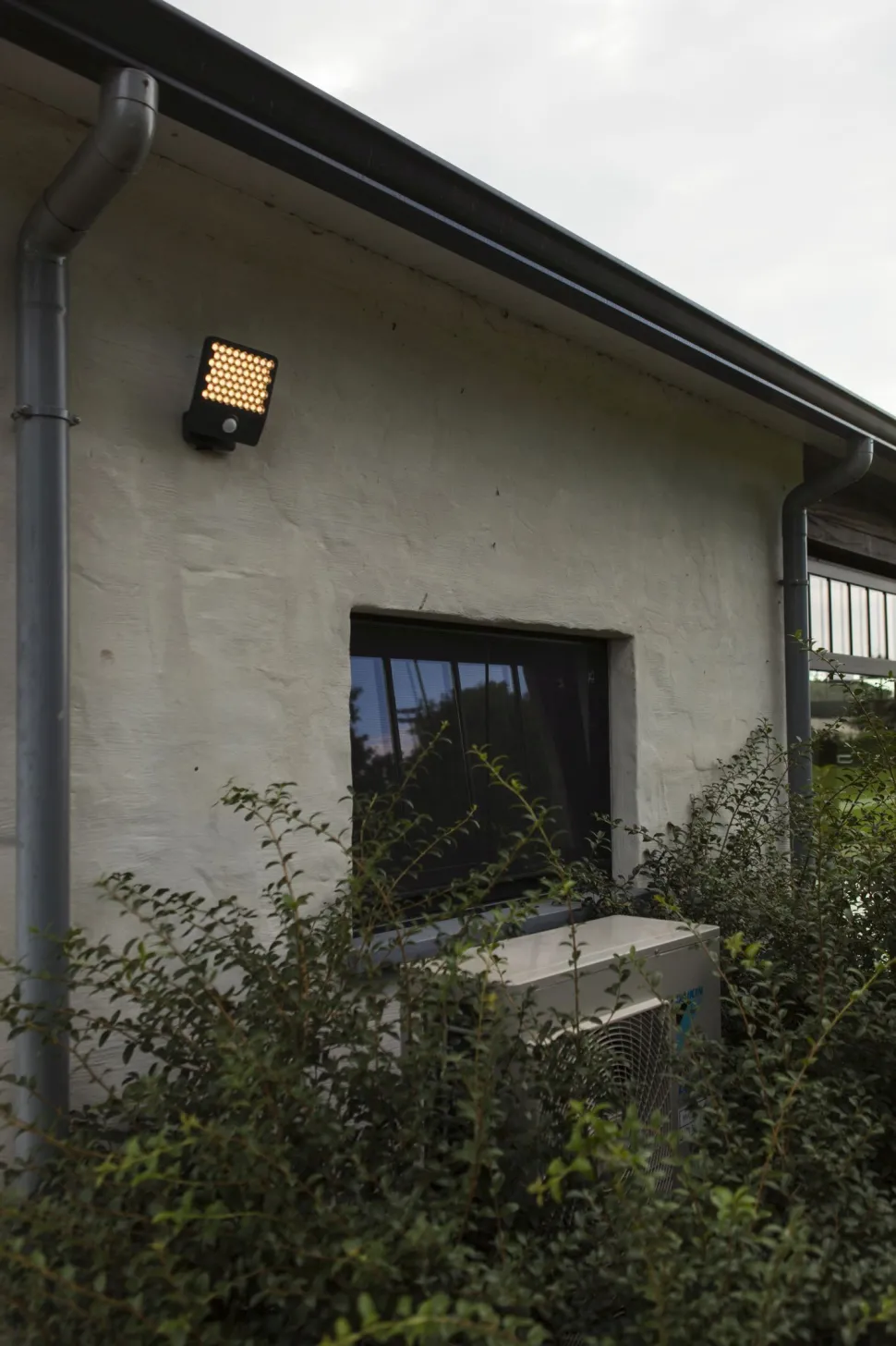 LED Wandlampe mit Bewegungsmelder 3000 K IP54 beweglich