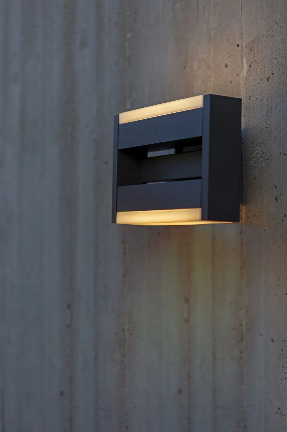 LED Wandleuchte Aluminium Anthrazit B:22,5 cm IP44 18 W