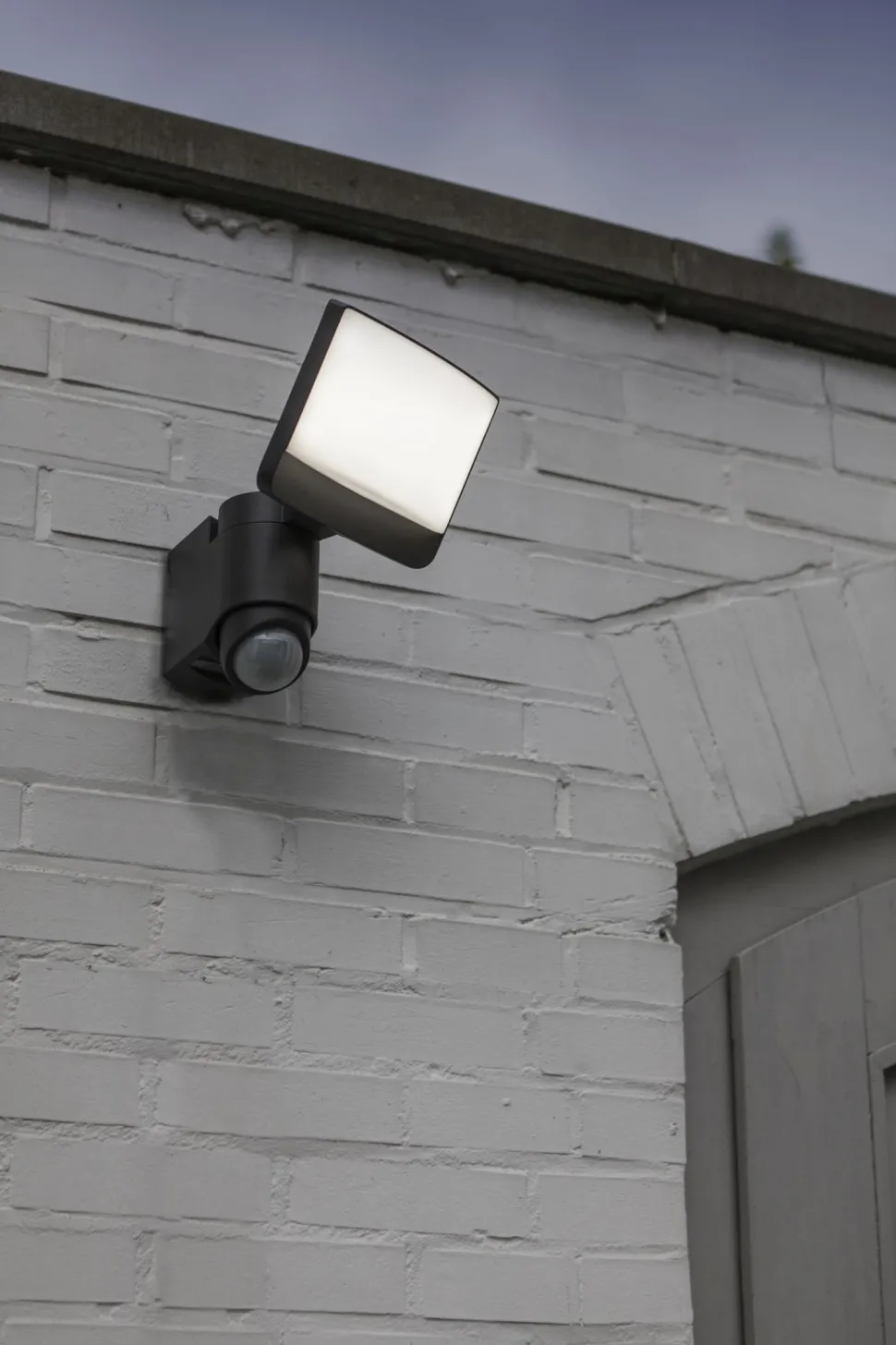 LED Wandleuchte außen mit Bewegungsmelder IP44 5000 K