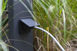 LED Wegeleuchte mit Steckdose IP54 3000 K verstellbar