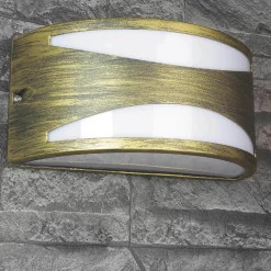 Rustikale Außenwandleuchte in Antikgold halbrund