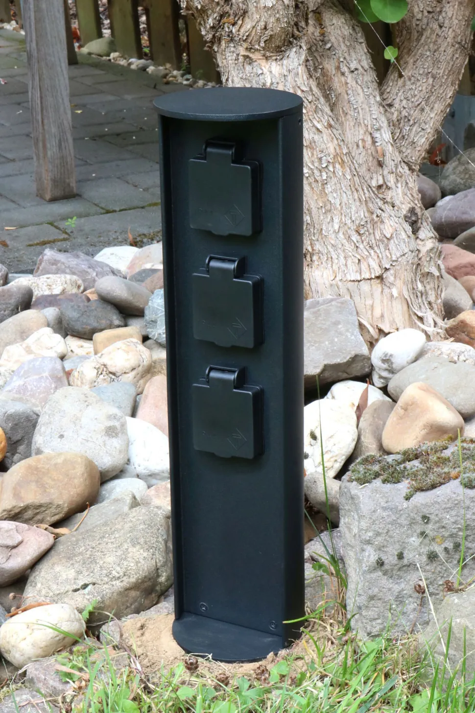 Steckdosensäule drei Steckdosen Aluminium IP44 40 cm