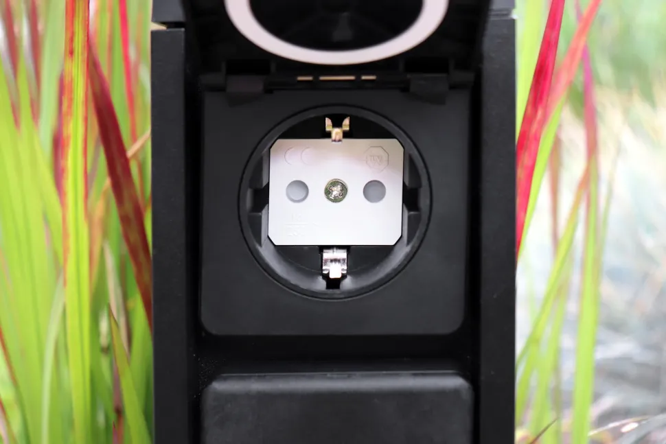 Steckdosensäule Schwarz 31 cm max 3500 W IP54 Aluminium