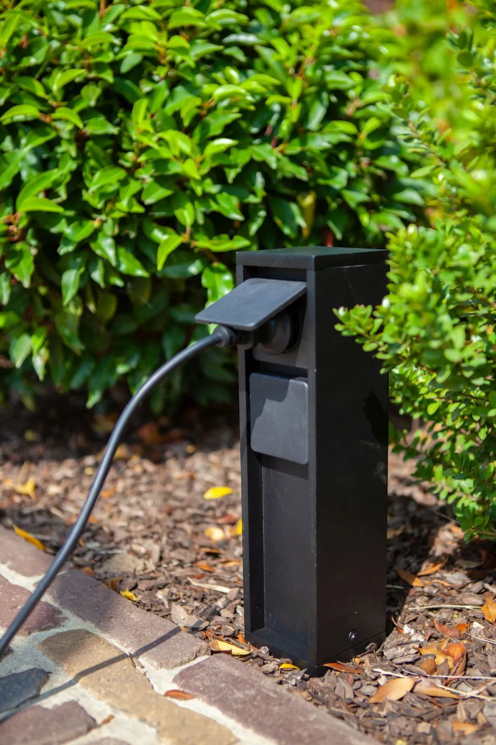 Steckdosensäule Schwarz 31 cm max 3500 W IP54 Aluminium