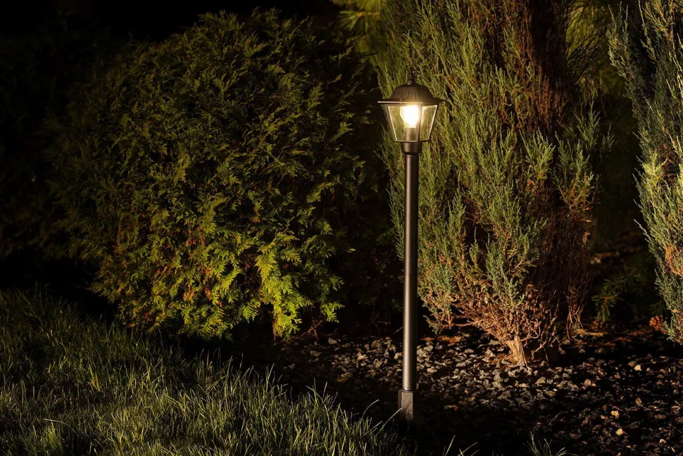 Stehleuchte außen 100 cm E27 IP44 Schwarz aus Aluminium