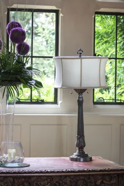 Tischlampe mit Zugschalter E27 94 cm hoch Stoffschirm