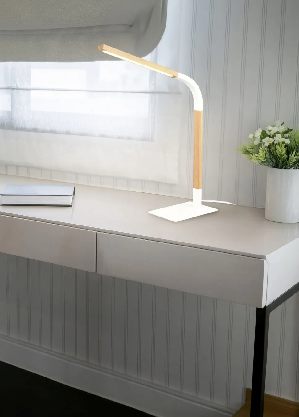 Verstellbare LED Tischlampe dimmbar Metall Weiß 7 W