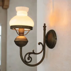 Wandlampe Weiß Glasschirm aus Echt-Messing Antik