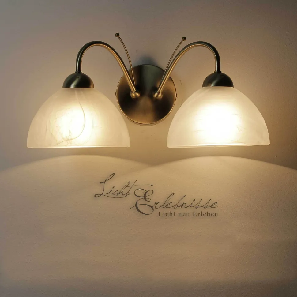 Zeitlose Wandleuchte 2-flmg. messing-farben